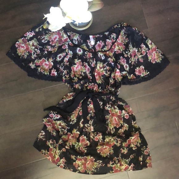 Xhilaration Dresses & Skirts - Boho floral mini dress size small